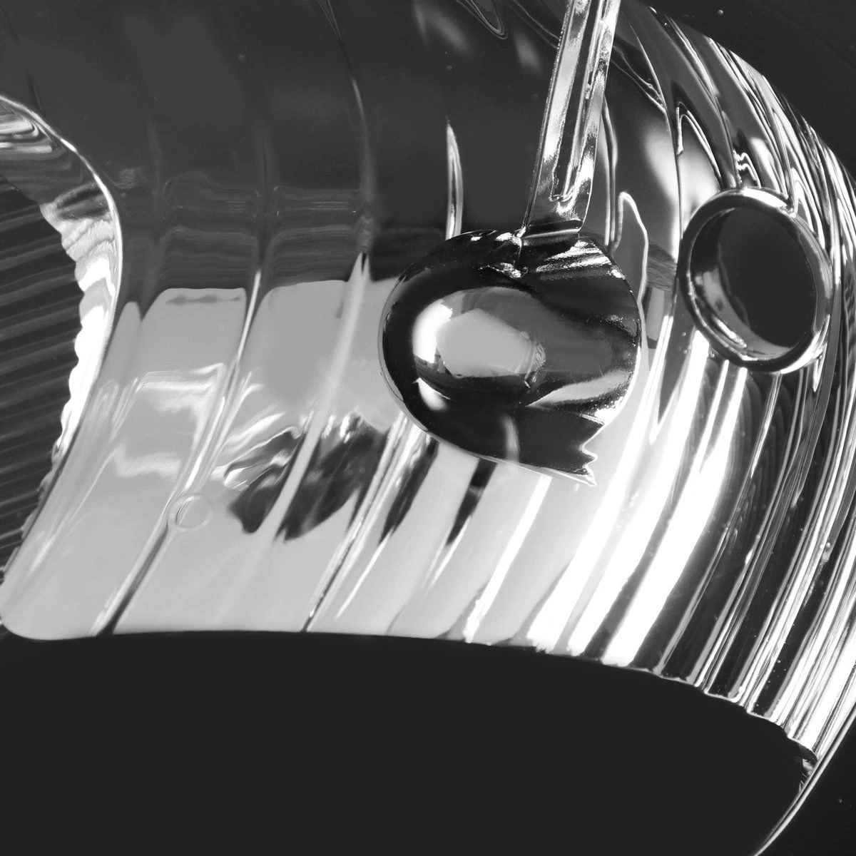 04-08 Pontiac Grand Prix Replacement Headlights - Black / Clear 4 04-08 Pontiac Grand Prix Replacement Headlights - Black / Clear - Image 2