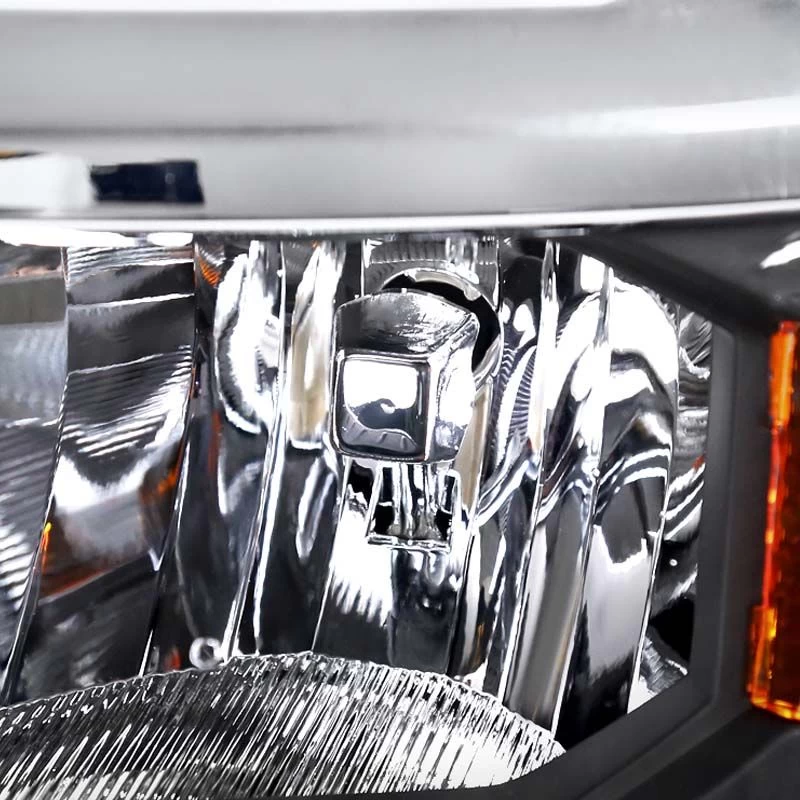 2014-15 Chevy Silverado 1500 Replacement Crystal Headlights - Black 4 2014-15 Chevy Silverado 1500 Replacement Crystal Headlights - Black - Image 2