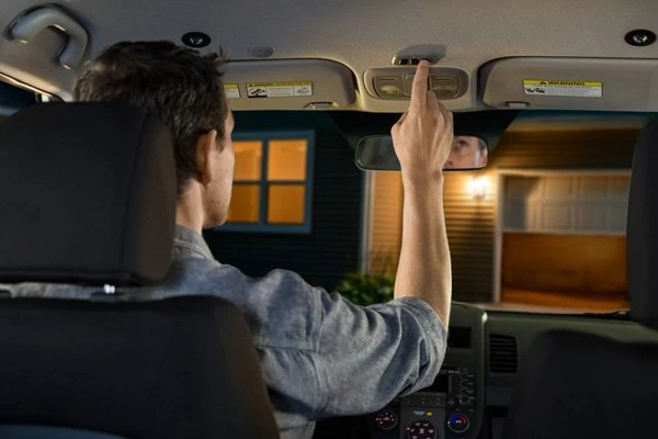 Gentex® - Auto-Dimming Rear View Mirror With HomeLink™ 7 Gentex® - Auto-Dimming Rear View Mirror With HomeLink™ - Image 5